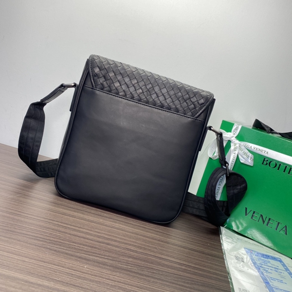 ボッテガヴェネタバッグ側面デザイン